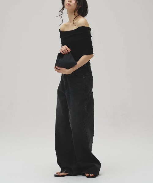 TODAYFUL（トゥデイフル）の「Seamless Offshoulder Knit 12610531（ニット/セーター・レディース・ブラック/ライトグリーン/ブラウン・FREE）」の8枚目の写真