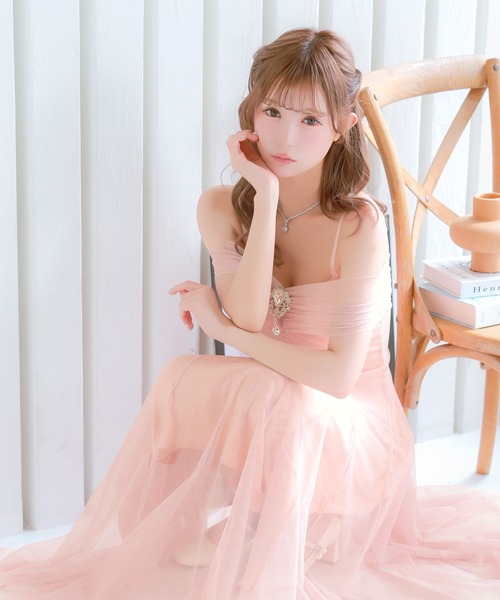 Tika（ティカ）の「キャバドレス ロング フレア オフショル 肩出し チュール ビジュー イベント バースデー ドレス（ドレス・レディース・ピンク/ブラック/アイボリー・L/M）」の3枚目の写真
