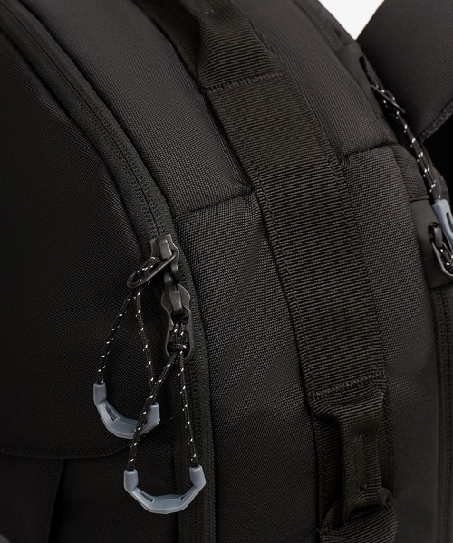 EagleCreek(イーグルクリーク)の「EagleCreek/イーグルクリーク ツアーライト トラベルパック 38L(バックパック/リュック・メンズ・ブラック/グリーン・FREE)」の6枚目の写真