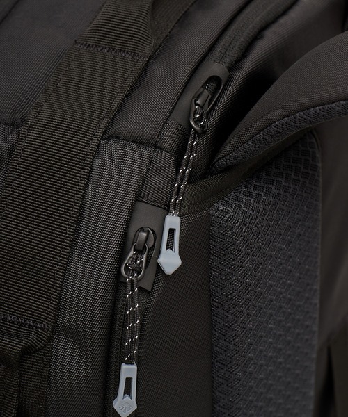 EagleCreek(イーグルクリーク)の「EagleCreek/イーグルクリーク ツアーライト トラベルパック 38L(バックパック/リュック・メンズ・ブラック/グリーン・FREE)」の7枚目の写真