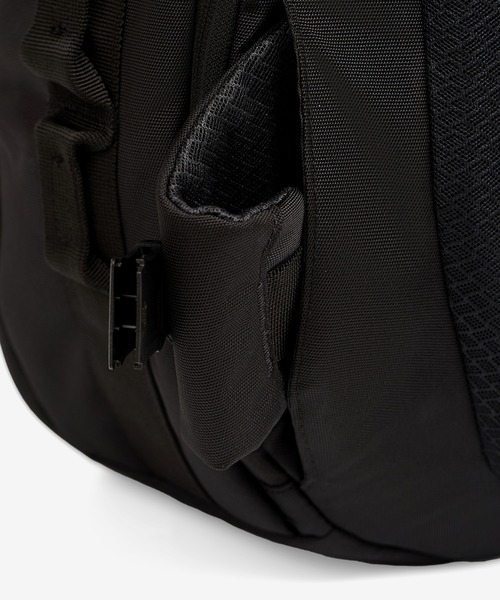 EagleCreek(イーグルクリーク)の「EagleCreek/イーグルクリーク ツアーライト トラベルパック 38L(バックパック/リュック・メンズ・ブラック/グリーン・FREE)」の9枚目の写真
