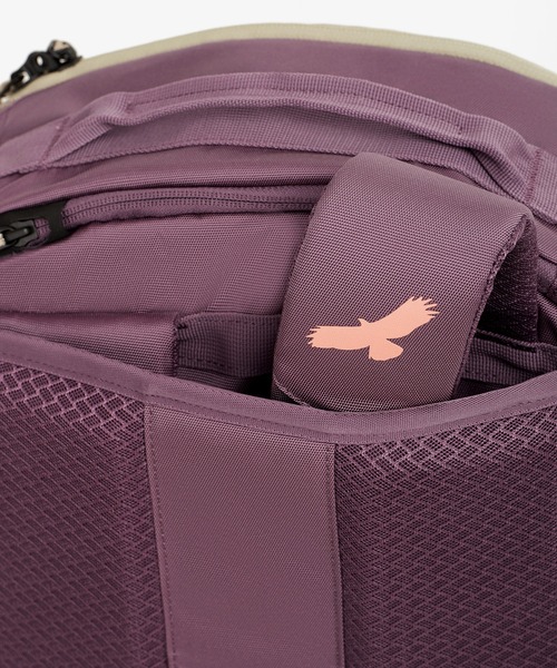 EagleCreek(イーグルクリーク)の「EagleCreek/イーグルクリーク ツアーライト トラベルパック 38L(バックパック/リュック・メンズ・ブラック/グリーン・FREE)」の17枚目の写真