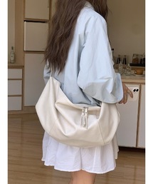フェイクレザーショルダーバッグ