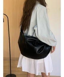 フェイクレザーショルダーバッグ