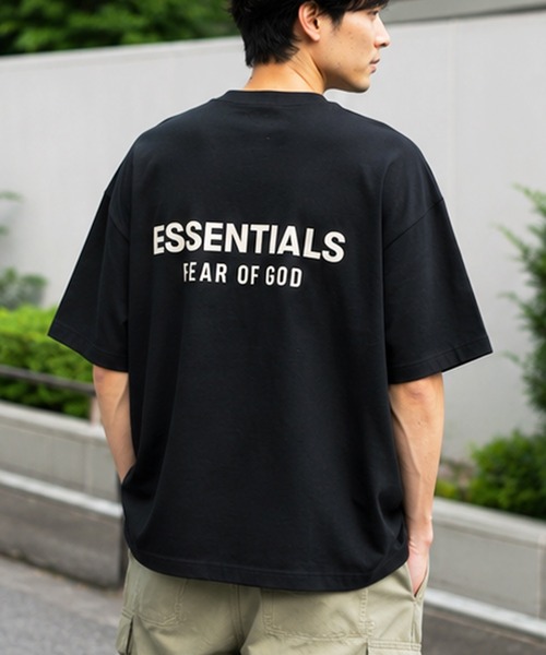 FOG ESSENTIALS(エフオージーエッセンシャルズ)の「【FOG ESSENTIALS】エッセンシャルズ BACK LOGO BOXY TEE SS ロゴ Tシャツ ラバープリント(Tシャツ/カットソー・メンズ・ブラック・XS/M/L/XL/S)」の1枚目の写真