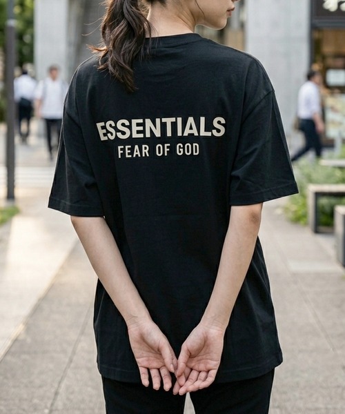 FOG ESSENTIALS(エフオージーエッセンシャルズ)の「【FOG ESSENTIALS】エッセンシャルズ BACK LOGO BOXY TEE SS ロゴ Tシャツ ラバープリント(Tシャツ/カットソー・メンズ・ブラック・XS/M/L/XL/S)」の4枚目の写真