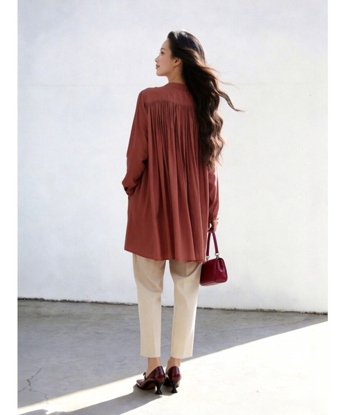 Sew loop(ソーループ)の「長袖ロング丈ギャザーたっぷりブラウス(シャツ/ブラウス・レディース・テラコッタ/マスタード/ライトグリーン/ライトブラウン・FREE)」の6枚目の写真