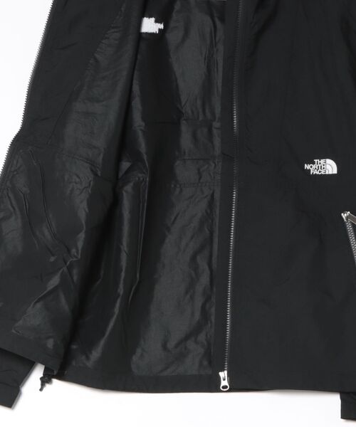 THE NORTH FACE（ザノースフェイス）の「Compact Jacket NPW72530（ブルゾン・メンズ・ブラック/グレー・MEDIUM/LARGE/SMALL）」の4枚目の写真
