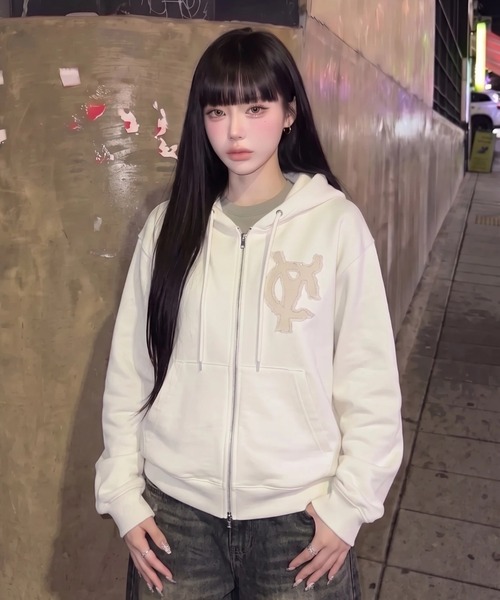 Openyard（オープンヤード）の「『Openyard/オープンヤード』LOGO PATCH HOODIE ZIP UP/ロゴパッチジップアップパーカー（パーカー・レディース・ホワイト/ライトブルー・L/M）」の2枚目の写真