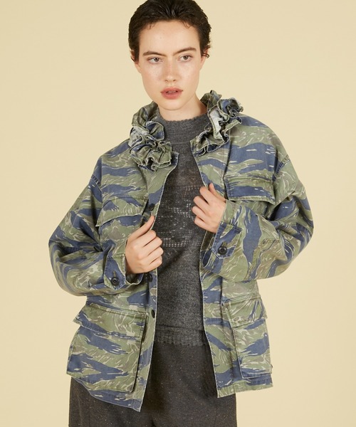 crinkle crinkle crinkle(クリンクルクリンクルクリンクル)の「【 crinkle crinkle crinkle 】 frill collar camo jacket / フリルカラーミリタリージャケット(ミリタリージャケット・レディース・ネイビー・X-LARGE)」の1枚目の写真