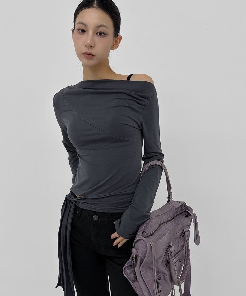 BLACKUP（ブラックアップ）の「[MADE] ストラップアンバランスワンショルダー長袖Tシャツ（Tシャツ/カットソー・レディース・ライトグレー/チャコール・FREE）」の10枚目の写真