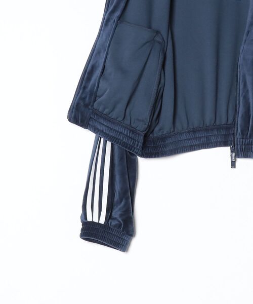 adidas(アディダス)の「プリーツベロア トラックトップ(ジャージ) / トラックジャケット / アディダスオリジナルス adidas Originals(ジャージ・レディース・ネイビー・X-LARGE/LARGE/3XL/XX-LARGE/X-SMALL/SMALL/MEDIUM)」の3枚目の写真