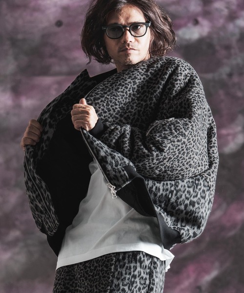 GLIMCLAP(グリムクラップ)の「mj11988-Dual-Leopard Shaggy Bomber Jacket ボンバージャケット(212-046-gla-cg)(ミリタリージャケット・メンズ・ベージュ/グレー・L/M/S)」の1枚目の写真