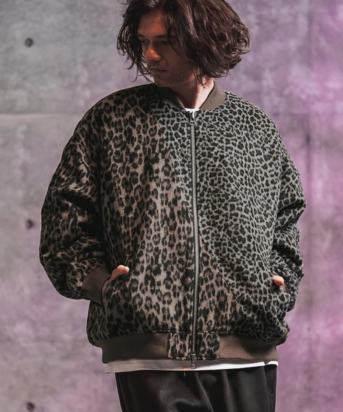 GLIMCLAP(グリムクラップ)の「mj11988-Dual-Leopard Shaggy Bomber Jacket ボンバージャケット(212-046-gla-cg)(ミリタリージャケット・メンズ・ベージュ/グレー・L/M/S)」の3枚目の写真