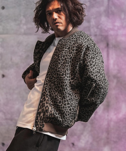 GLIMCLAP(グリムクラップ)の「mj11988-Dual-Leopard Shaggy Bomber Jacket ボンバージャケット(212-046-gla-cg)(ミリタリージャケット・メンズ・ベージュ/グレー・L/M/S)」の4枚目の写真