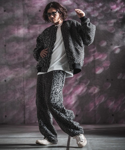 GLIMCLAP(グリムクラップ)の「mj11988-Dual-Leopard Shaggy Bomber Jacket ボンバージャケット(212-046-gla-cg)(ミリタリージャケット・メンズ・ベージュ/グレー・L/M/S)」の14枚目の写真
