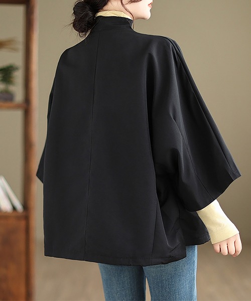 Doux Belle(ドゥーベル)の「変形カラーポンチョ風ライトジャケット(ポンチョ・レディース・カーキ/ブラック・X-LARGE/LARGE)」の19枚目の写真