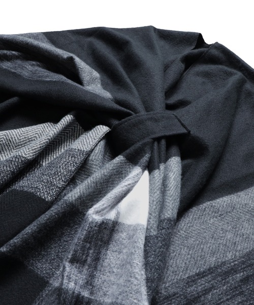 Ruze(ルゼ)の「Monochrome check poncho/モノクロームニットポンチョ(ポンチョ・レディース・ブラック・FREE)」の16枚目の写真
