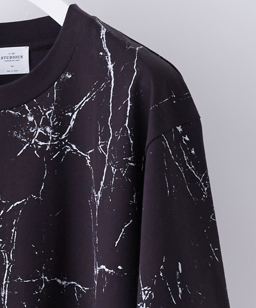 STUDIOUS（ステュディオス）の「ランダムペイントビッグTシャツ（Tシャツ/カットソー・メンズ・ブラック/ホワイト・1/2）」の4枚目の写真