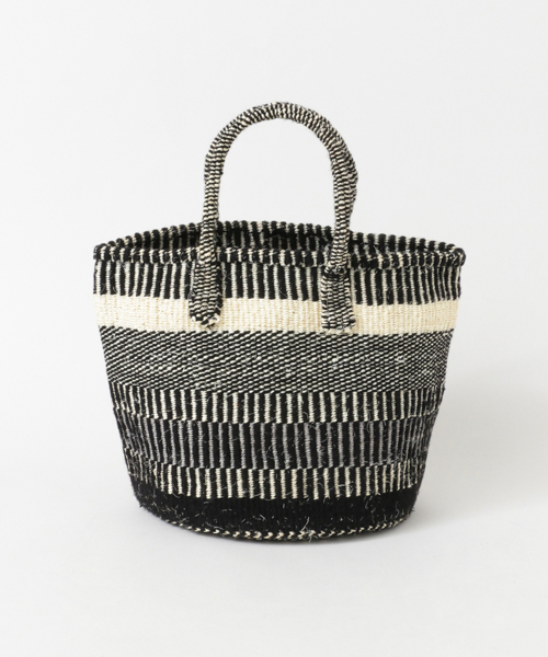 URBAN RESEARCH(アーバンリサーチ)の「ミックスボーダーサイザルバッグ(かごバッグ・レディース・ブラック系その他・FREE)」の1枚目の写真