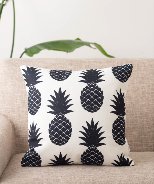 Jubilee（ジュビリー）の「北欧デザイン クッションカバー（クッション/クッションカバー・レディース・ホワイト/パープル/ネイビー/レッド/ライトグリーン/ホワイト×イエロー/グリーン/オレンジ/ブルー/レッド系その他2/ブラック系その他/ブルー系その他3/ハウンドトゥース/チャコールグレー/ブルー系その他2/ブラック×ホワイト/ライトブルー/ホワイト系その他/ブラック/ホワイト×ブラック/グリーン系その他/ブルー系その他/パープル系その他/レッド系その他/ブルーグリーン/ストライプ/グレー/グリーン系その他2・FREE）」の3枚目の写真