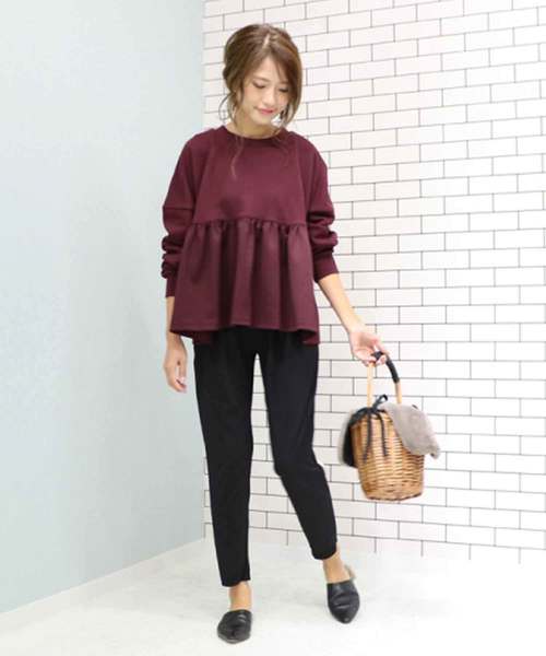 M y u(ミュー)の「裾フレア裏毛プルオーバー(Tシャツ/カットソー・レディース・ブラック/カーキ/ボルドー/パープル/グレイッシュベージュ/アイボリー/グレー/サックスブルー・M)」の12枚目の写真