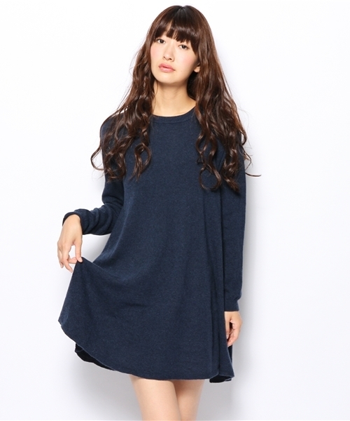 Ray BEAMS(レイビームス)の「◎□Ray BEAMS / クルーネックフレアーニットワンピース(ワンピース・レディース・オフホワイト/グレー/インディゴブルー/ベージュ・ONE SIZE)」の4枚目の写真