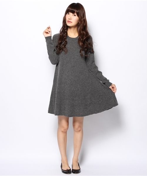 Ray BEAMS(レイビームス)の「◎□Ray BEAMS / クルーネックフレアーニットワンピース(ワンピース・レディース・オフホワイト/グレー/インディゴブルー/ベージュ・ONE SIZE)」の8枚目の写真