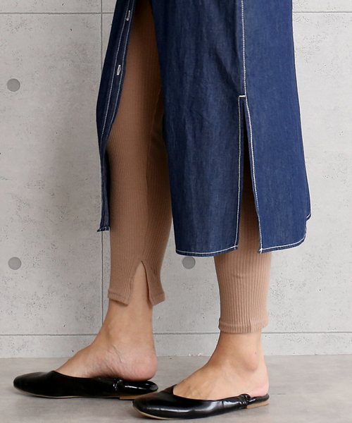 CHARM BERRY TIC（チャームベリーチック）の「スリット入りリブレギンス（レギンス/スパッツ・レディース・ブラック/グレー/カーキ/ライトグレー/アイボリー/グレイッシュベージュ/ベージュ/ブラウン/キャメル・S～Ｍ/M～Ｌ/M-L/S-M）」の6枚目の写真