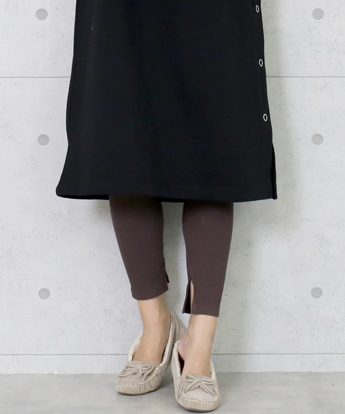 CHARM BERRY TIC（チャームベリーチック）の「スリット入りリブレギンス（レギンス/スパッツ・レディース・ブラック/グレー/カーキ/ライトグレー/アイボリー/グレイッシュベージュ/ベージュ/ブラウン/キャメル・S～Ｍ/M～Ｌ/M-L/S-M）」の20枚目の写真