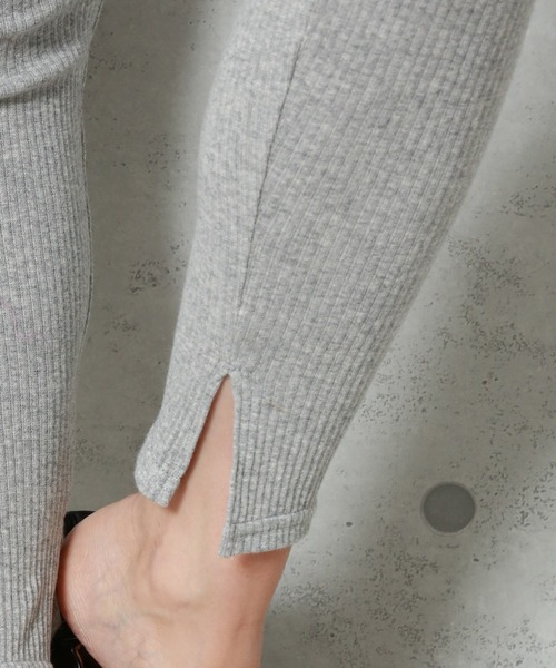 CHARM BERRY TIC（チャームベリーチック）の「スリット入りリブレギンス（レギンス/スパッツ・レディース・ブラック/グレー/カーキ/ライトグレー/アイボリー/グレイッシュベージュ/ベージュ/ブラウン/キャメル・S～Ｍ/M～Ｌ/M-L/S-M）」の22枚目の写真