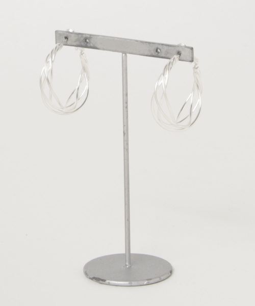 カヤ（カヤ）の「【カヤ】重ねねじりフープピアス（ピアス（両耳用）・レディース・ブラック/シルバー/ゴールド・FREE）」の2枚目の写真