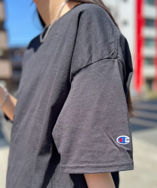 Champion(チャンピオン)の「【お気に入り数12万人突破】Champion Authentic T-SHIRTS/チャンピオン サイズ展開多数 コットン 無地 1/2スリーブ 半袖 Tシャツ(Tシャツ/カットソー・レディース・ホワイト/ネイビー/グレー/ブラック/ダークグリーン/パープル/マルーン/サンドベージュ/アッシュグレー/ライトブルー/レッド/チャコールグレー/ダークパープル/ブルー・S/M/L/XL/XXL)」の22枚目の写真