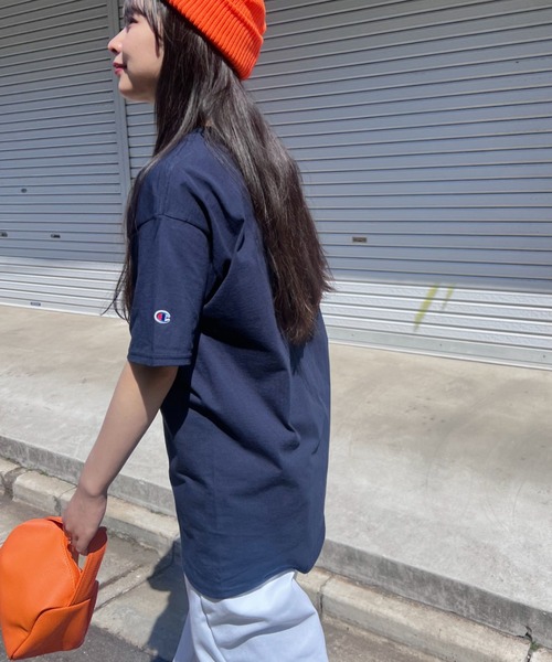 Champion(チャンピオン)の「【お気に入り数12万人突破】Champion Authentic T-SHIRTS/チャンピオン サイズ展開多数 コットン 無地 1/2スリーブ 半袖 Tシャツ(Tシャツ/カットソー・レディース・ホワイト/ネイビー/グレー/ブラック/ダークグリーン/パープル/マルーン/サンドベージュ/アッシュグレー/ライトブルー/レッド/チャコールグレー/ダークパープル/ブルー・S/M/L/XL/XXL)」の19枚目の写真