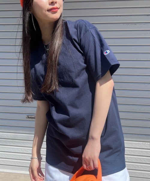 Champion(チャンピオン)の「【お気に入り数12万人突破】Champion Authentic T-SHIRTS/チャンピオン サイズ展開多数 コットン 無地 1/2スリーブ 半袖 Tシャツ(Tシャツ/カットソー・レディース・ホワイト/ネイビー/グレー/ブラック/ダークグリーン/パープル/マルーン/サンドベージュ/アッシュグレー/ライトブルー/レッド/チャコールグレー/ダークパープル/ブルー・S/M/L/XL/XXL)」の18枚目の写真