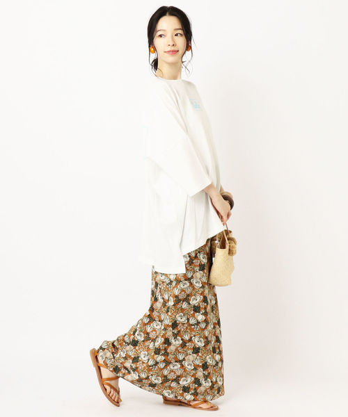 SHIPS(シップス)の「カレッジビッグTee(Tシャツ/カットソー・レディース・オフホワイト/ダークグレー/ネイビー・ONE SIZE)」の4枚目の写真