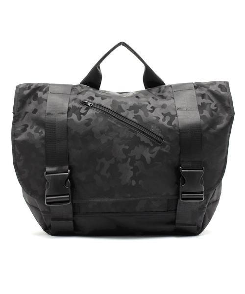 And A(アンドエー)の「迷彩メッセンジャーリュック(バックパック/リュック・メンズ・ブラック/カーキ・FREE)」の3枚目の写真