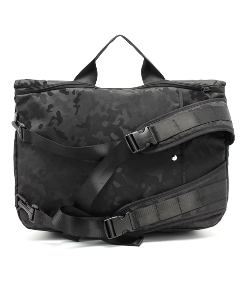 And A(アンドエー)の「迷彩メッセンジャーリュック(バックパック/リュック・メンズ・ブラック/カーキ・FREE)」の12枚目の写真