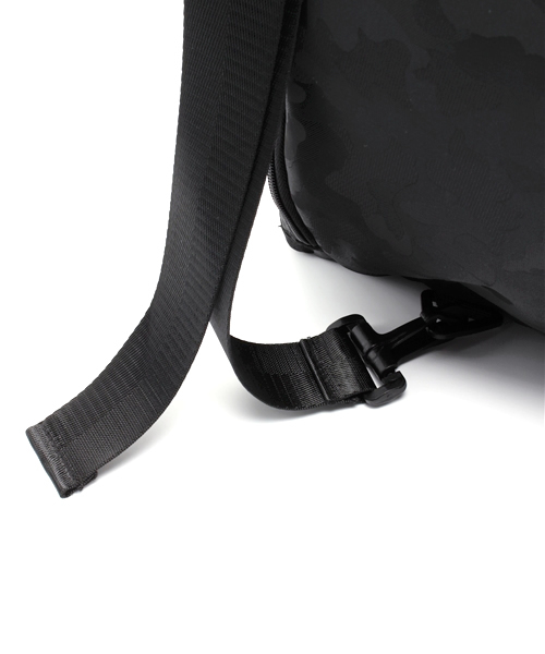 And A(アンドエー)の「迷彩メッセンジャーリュック(バックパック/リュック・メンズ・ブラック/カーキ・FREE)」の5枚目の写真