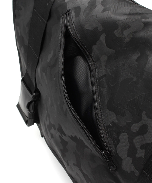 And A(アンドエー)の「迷彩メッセンジャーリュック(バックパック/リュック・メンズ・ブラック/カーキ・FREE)」の7枚目の写真