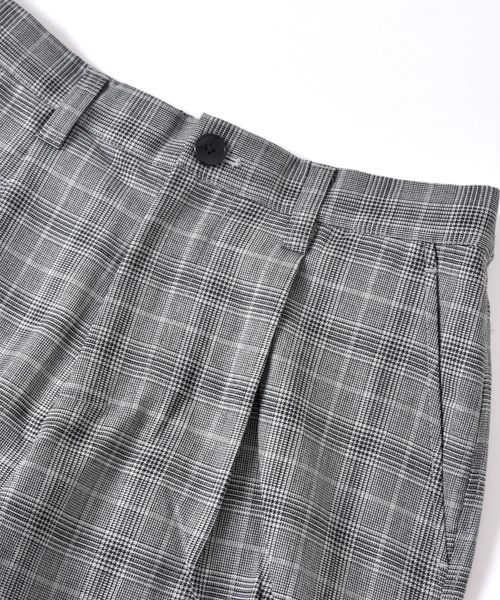 SHIPS（シップス）の「SU: SOLOTEX（R) ワイドテーパード イージーパンツ ■（その他パンツ・メンズ・ネイビー/ブラック/チャコールグレー・S/M/L）」の13枚目の写真