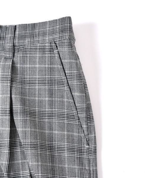 SHIPS（シップス）の「SU: SOLOTEX（R) ワイドテーパード イージーパンツ ■（その他パンツ・メンズ・ネイビー/ブラック/チャコールグレー・S/M/L）」の14枚目の写真