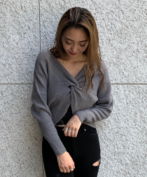 ENVYM（アンビー）の「２ＷＡＹ ＴＷＩＳＴ ＫＮＩＴ（ニット/セーター・レディース・ブラック/ベージュ/グレー・FREE）」の2枚目の写真