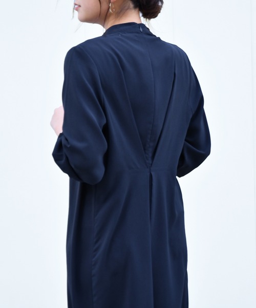 Ambre Neige(アンブルネージュ)の「バックディティールワンピース/ロングワンピース/フォーマル/【WEB/EC限定商品】(ワンピース・レディース・ネイビー・FREE)」の3枚目の写真