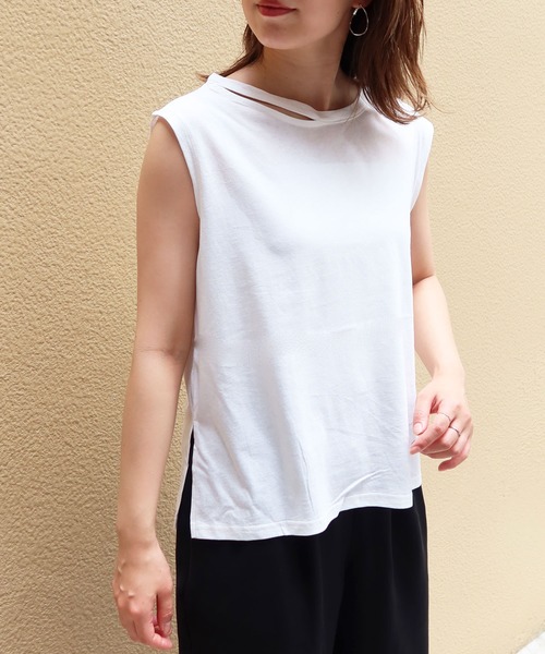 Riberry（リベリー）の「ネックスラッシュノースリT（Tシャツ/カットソー・レディース・オフホワイト/ブラック/ベージュ/グリーン/カーキ・FREE）」の7枚目の写真