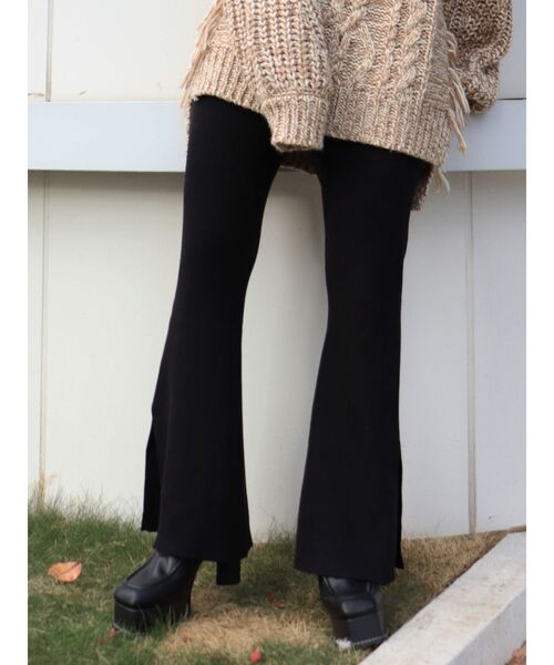 MURUA（ムルーア）の「リブフィットフレアパンツ（その他パンツ・レディース・ブラック/アイボリー/モカ・FREE）」の3枚目の写真