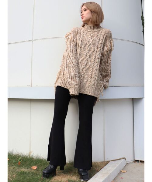 MURUA（ムルーア）の「リブフィットフレアパンツ（その他パンツ・レディース・ブラック/アイボリー/モカ・FREE）」の7枚目の写真