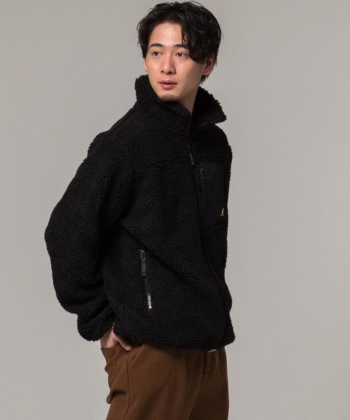 KANGOL（カンゴール）の「『KANGOL/カンゴール』ロゴ刺繍入りハイネックジップアップボアジャケット（ブルゾン・メンズ・ブラック/ダークオリーブ/ホワイト/その他/ベージュ/その他2/ベージュ系1/ホワイト系1/ブラック系1/モカ/ライトパープル/ダークグリーン系1/その他1/その他3・XL/M/L）」の5枚目の写真