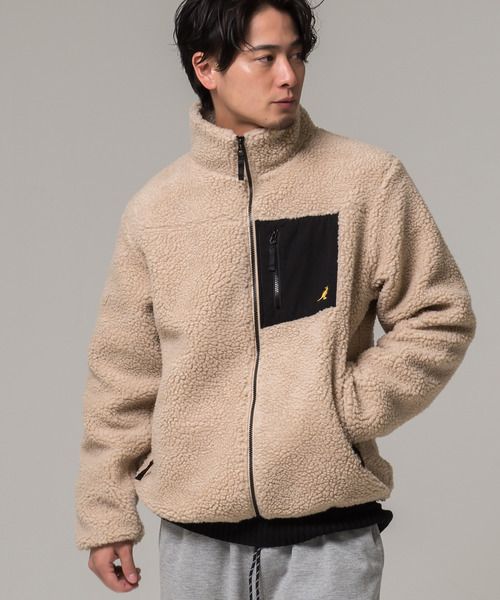 KANGOL（カンゴール）の「『KANGOL/カンゴール』ロゴ刺繍入りハイネックジップアップボアジャケット（ブルゾン・メンズ・ブラック/ダークオリーブ/ホワイト/その他/ベージュ/その他2/ベージュ系1/ホワイト系1/ブラック系1/モカ/ライトパープル/ダークグリーン系1/その他1/その他3・XL/M/L）」の8枚目の写真