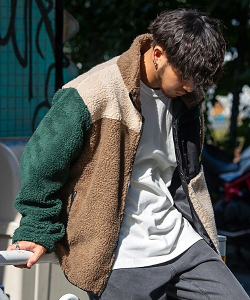 KANGOL（カンゴール）の「『KANGOL/カンゴール』ロゴ刺繍入りハイネックジップアップボアジャケット（ブルゾン・メンズ・ブラック/ダークオリーブ/ホワイト/その他/ベージュ/その他2/ベージュ系1/ホワイト系1/ブラック系1/モカ/ライトパープル/ダークグリーン系1/その他1/その他3・XL/M/L）」の14枚目の写真